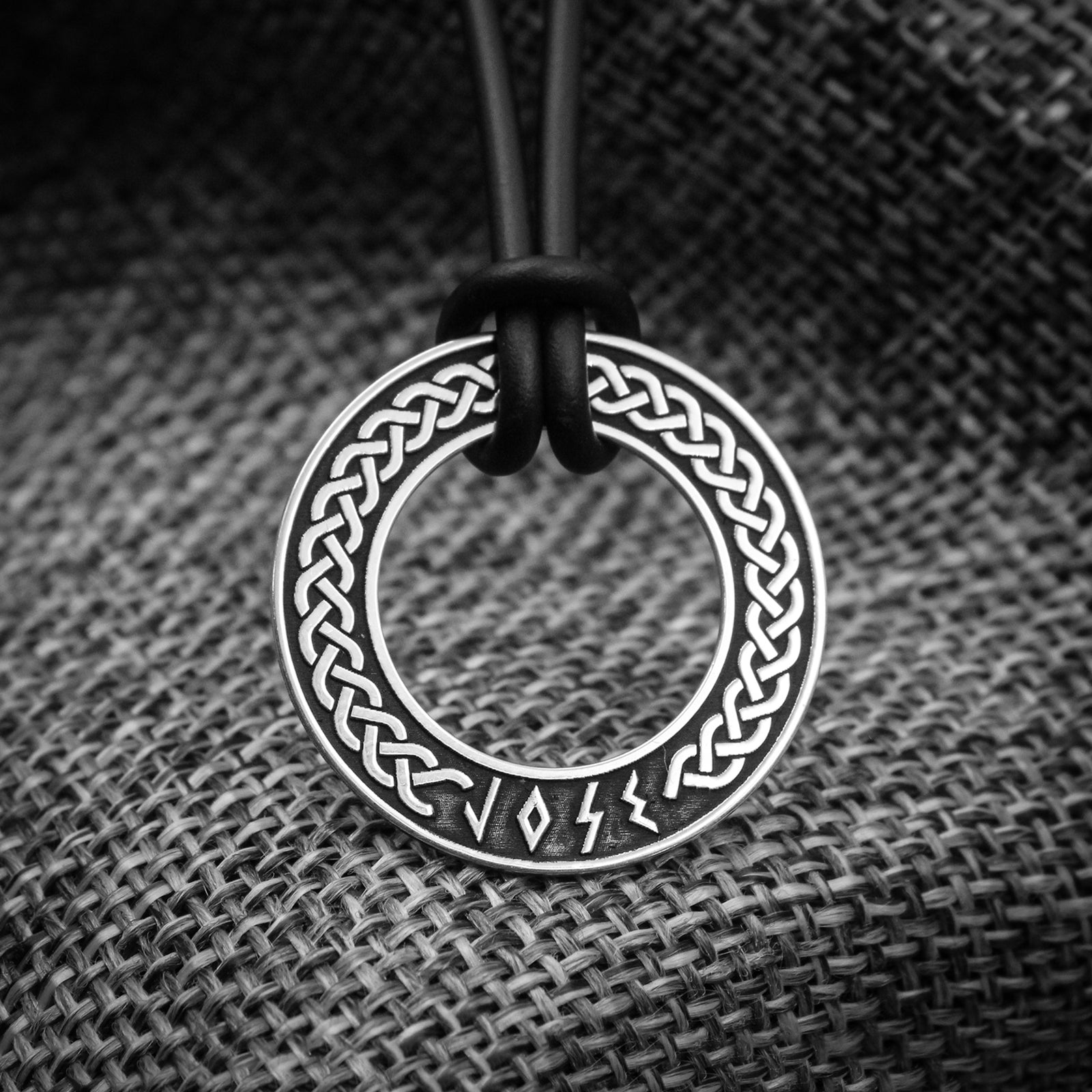 Colgante Celta de Plata Personalizado con Nombre – Diseño Nórdico