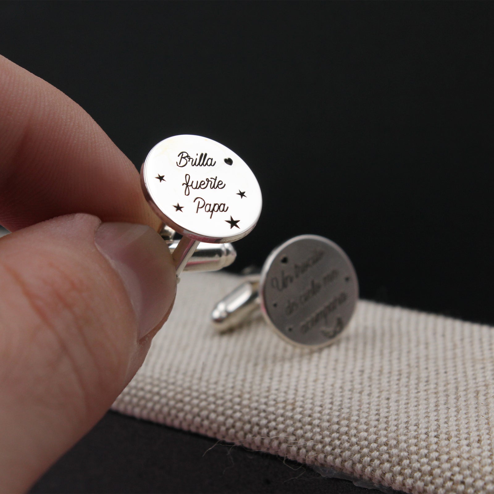 Gemelos de Plata con Mensaje “Un trocito de cielo me acompaña / Brilla fuerte papá”