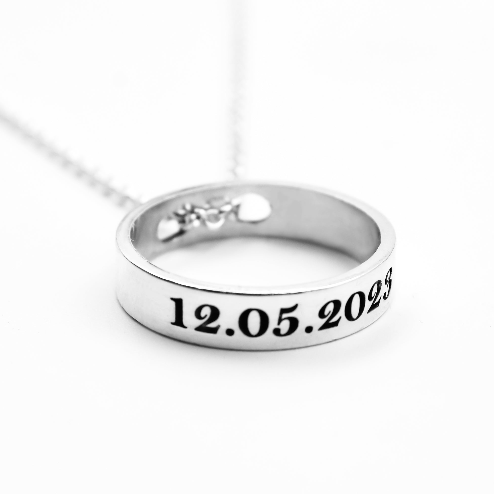 Alianza de plata convertible en colgante