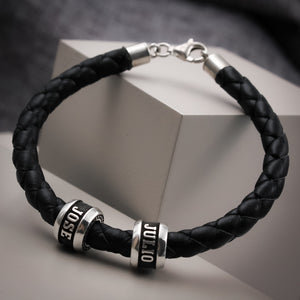 Pulsera de cuero nacional con aros de plata grabados en relieve – Personalizada, artesanal y ajustable