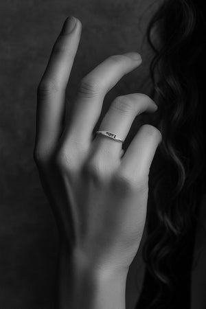 Anillo de plata personalizado con nombre grabado – Joya minimalista de plata 925