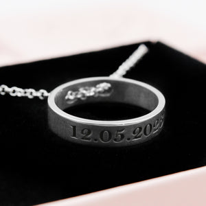 Alianza de plata convertible en colgante