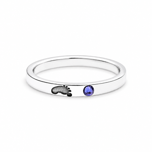 Anillo de plata con huella y piedra de nacimiento