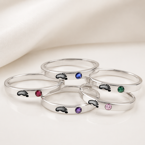 Anillo de plata con huella y piedra de nacimiento