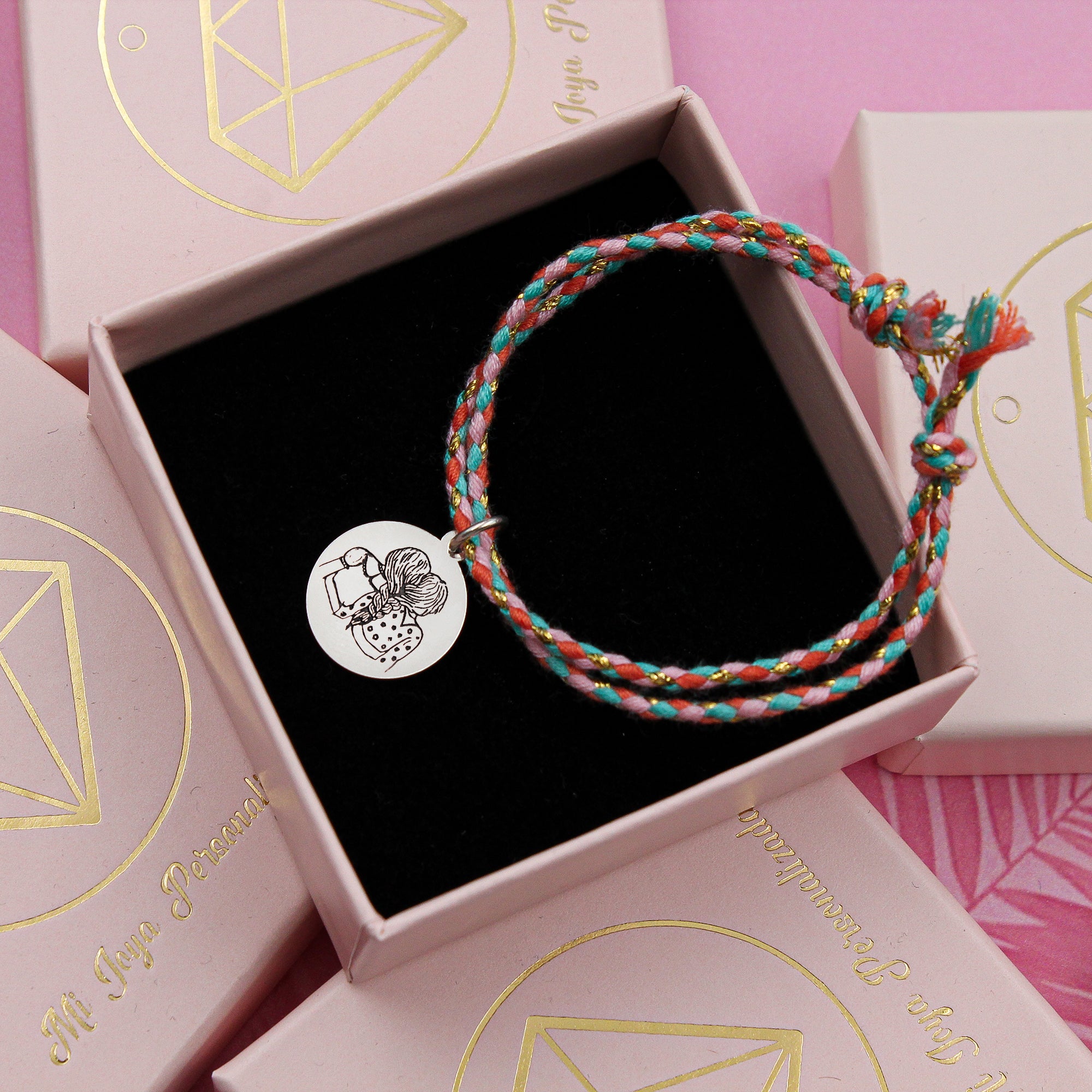 Pack de 2 pulseras de amistad con medalla grabada