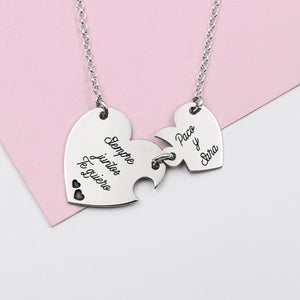 Colgante de pareja en forma de corazón partido en plata – Personalizado con nombres y mensaje grabado