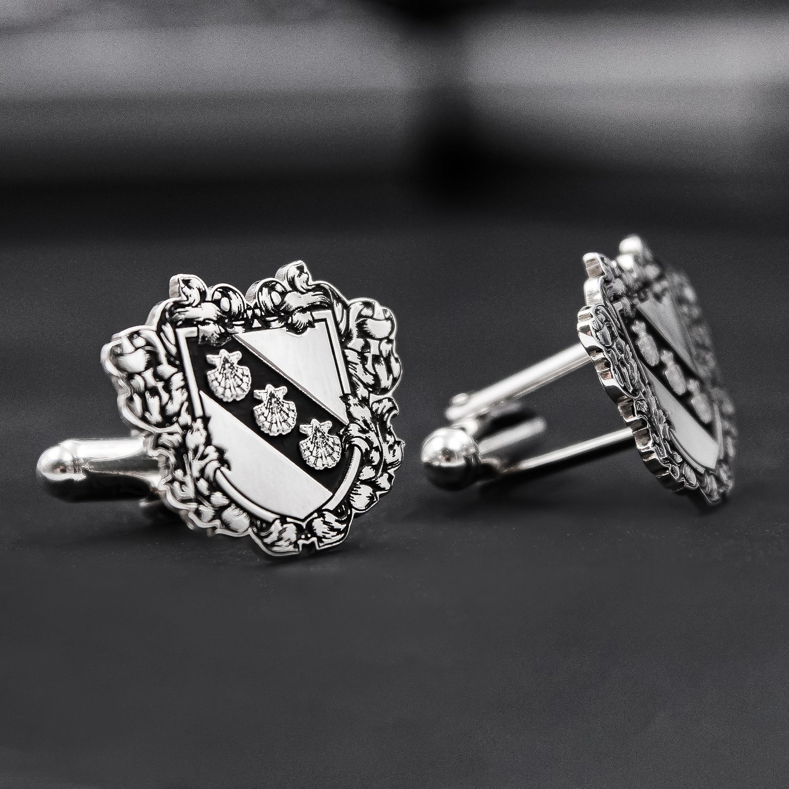Gemelos Personalizados con Escudo Heráldico de Apellido en Plata