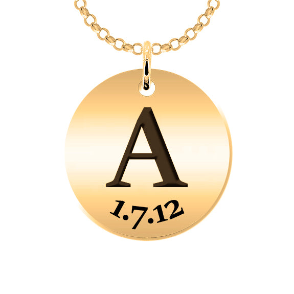 Collar de plata con inicial y fecha grabada chapada en oro