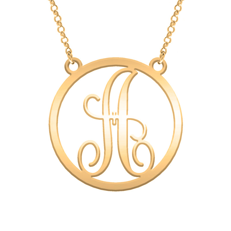 Collar de plata con inicial clásica chapada en oro