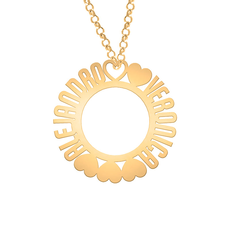 Collar de plata círculo con corazones y hasta 3 nombres chapado en oro