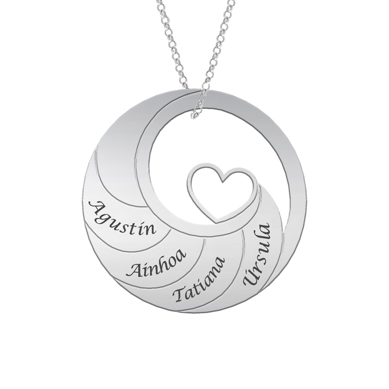 Collar círculo de plata con corazón y hasta 6 nombres