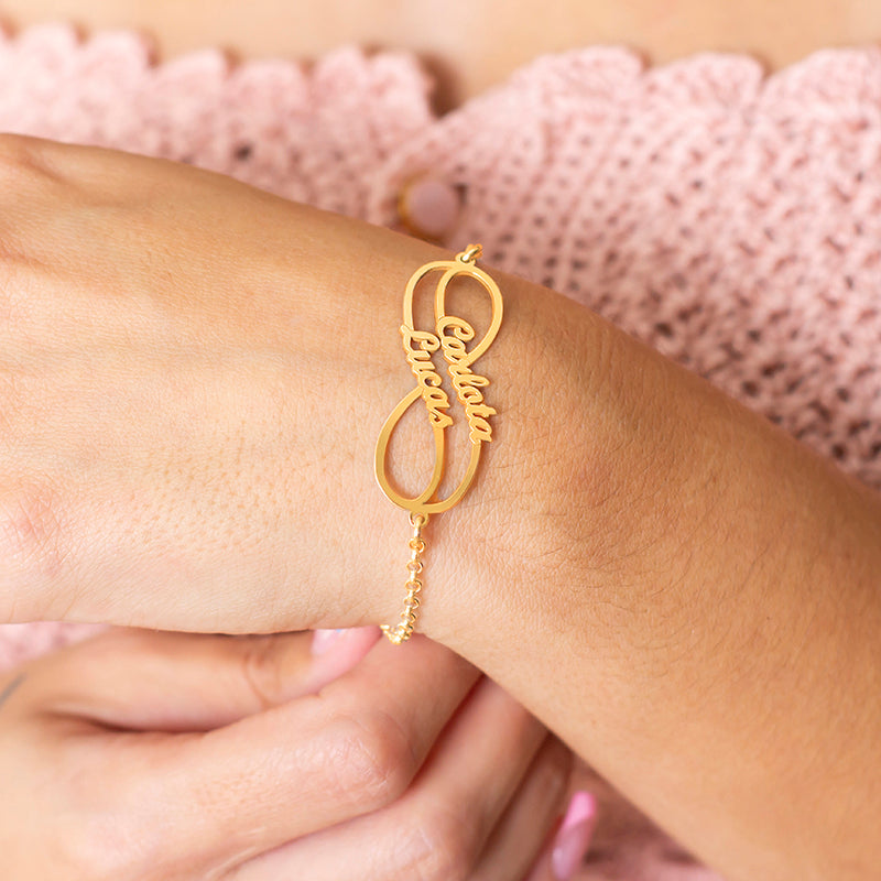 Pulsera de plata infinito con hasta 2 nombres chapada en oro