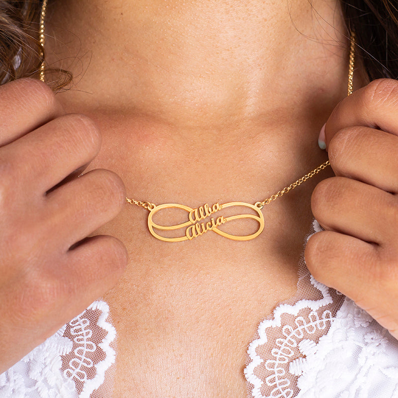 Collar de plata chapado en oro con infinito hasta 2 nombres