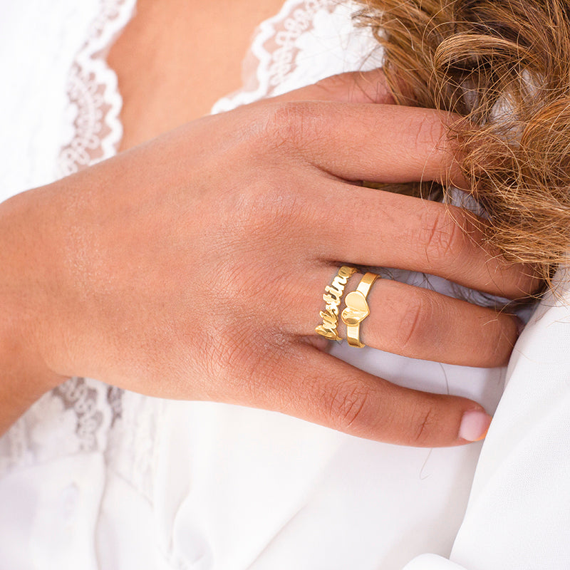 Anillo de plata con nombre y corazón chapado en oro