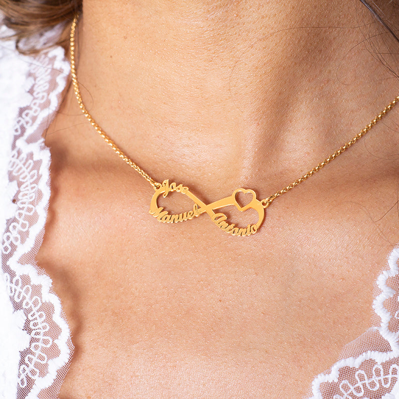Collar de plata infinito con corazón chapado en oro