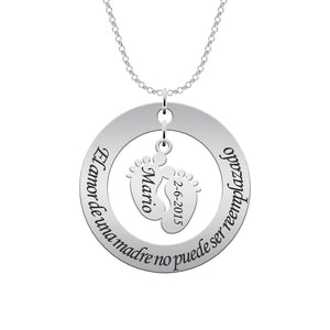 Collar de plata con círculo personalizado con frase y 2 o 4 piecitos personalizado con nombres
