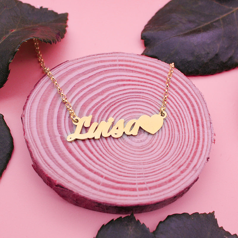 Collar de plata con nombre y corazón chapado en oro