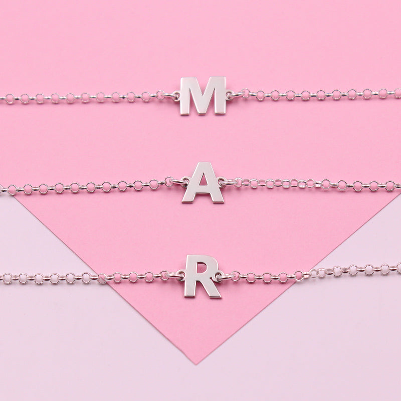 Pulsera de plata con inicial