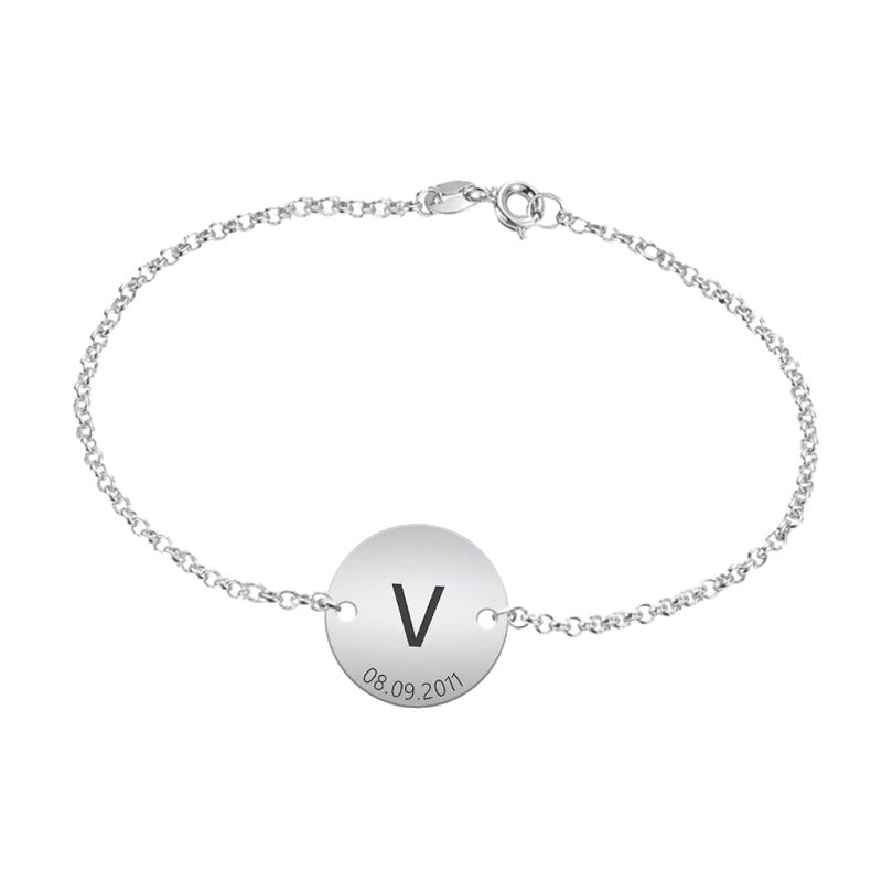 Pulsera de plata con inicial grabada