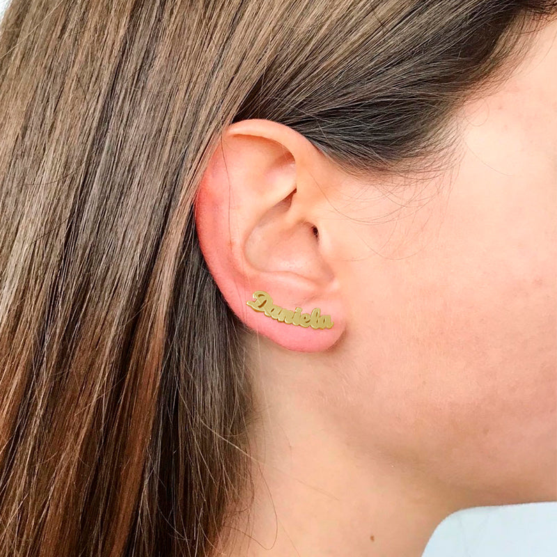 Pendientes de plata trepador con nombre chapado en oro